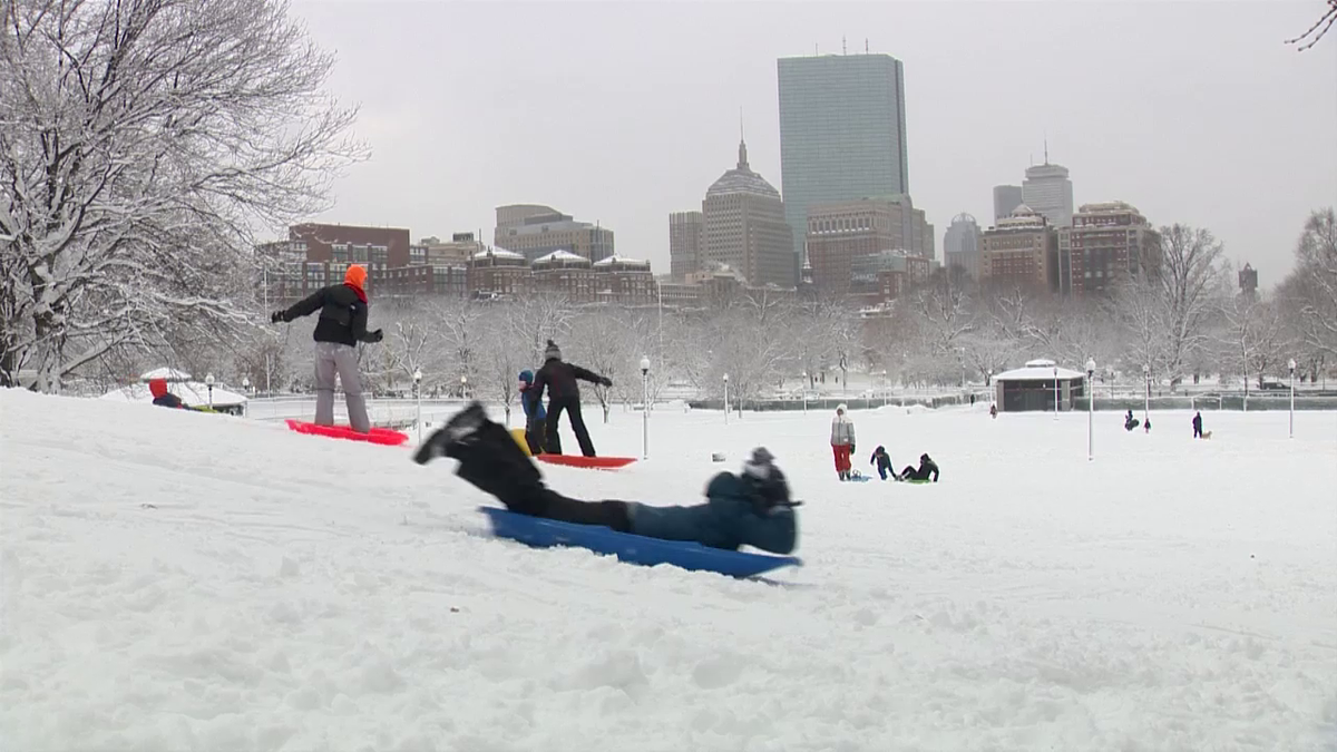 Several Massachusetts school districts closing Monday for winter storm