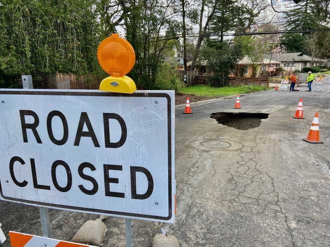 Sinkhole&#x20;in&#x20;South&#x20;Land&#x20;Park.