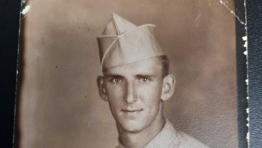 sm military photo of pvt. emmet w. schwartz of dover, ohio