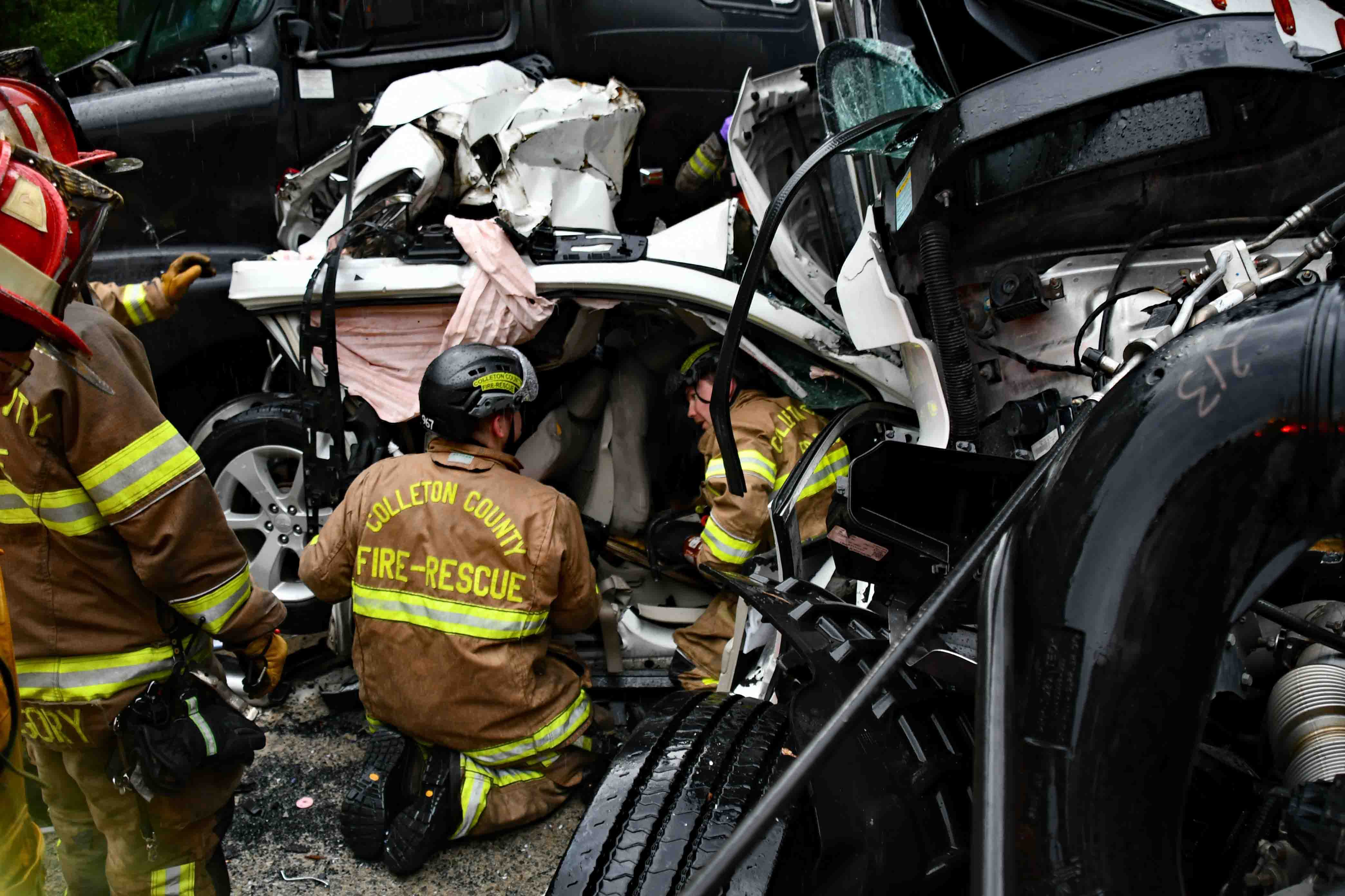Back-to-back crashes in South Carolina leave 2 dead, 26 injured - WYFF