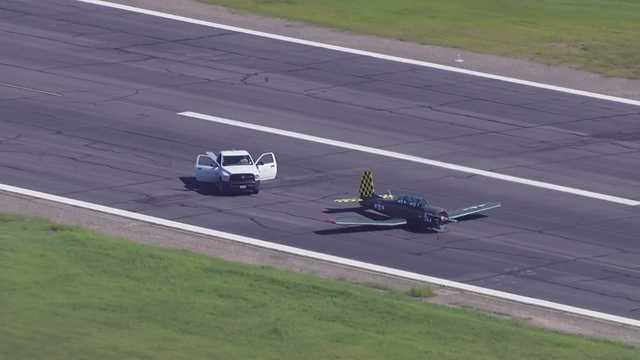 Plane makes emergency landing at Sacramento Executive Airport - Vimarsana News