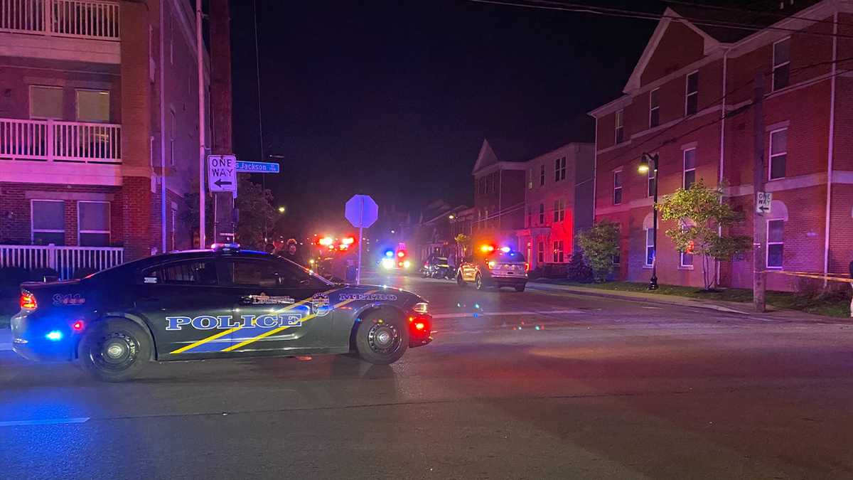 Police: 2 Louisville officers hospitalized after being shot during ...