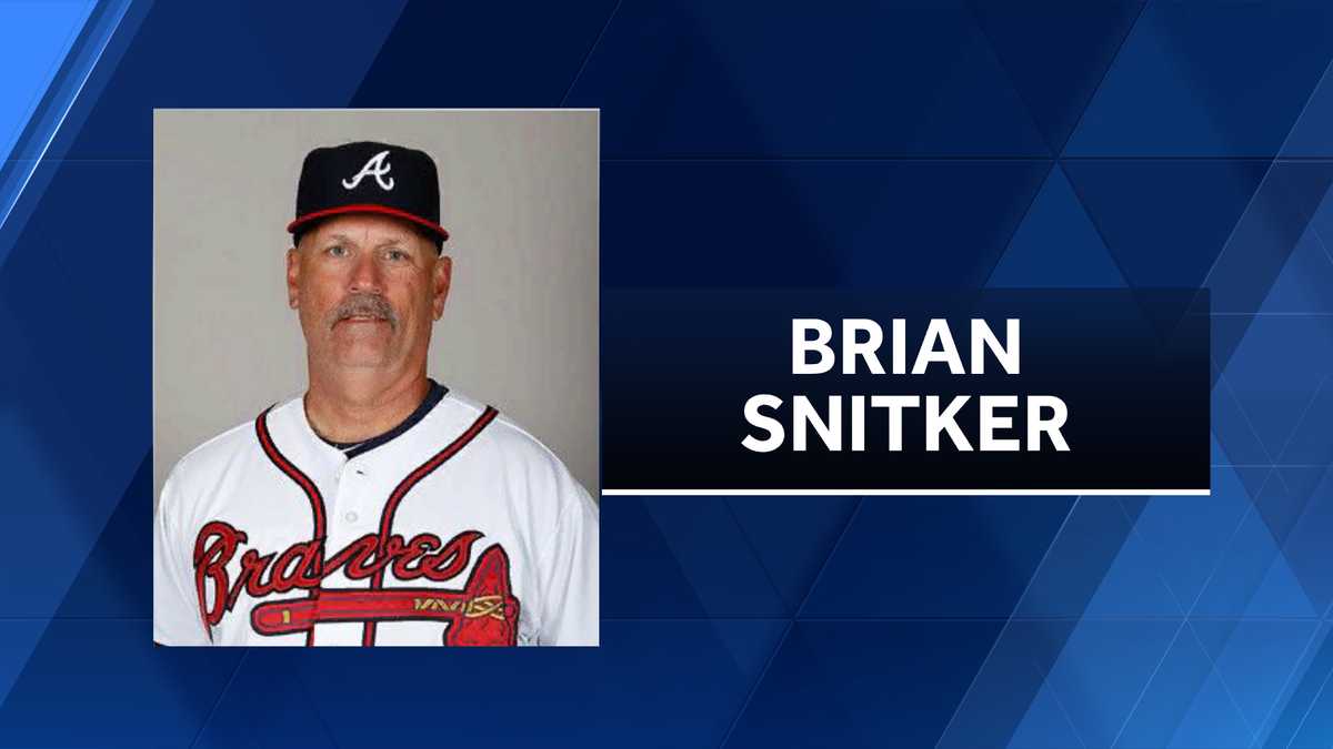 Snitker gets 2-year extension; managed Braves to playoffs