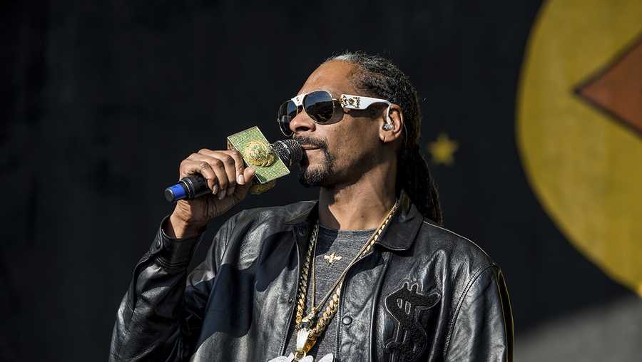 Snoop Dogg performs at the New Orleans Jazz and Heritage Festival on Saturday, May 6, 2017, in New Orleans. (Photo by Amy Harris/Invision/AP)