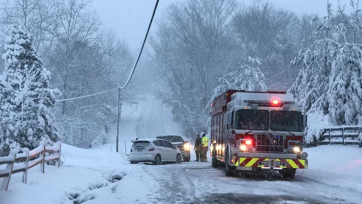 Southern Indiana residents digging out of nearly foot of snowfall