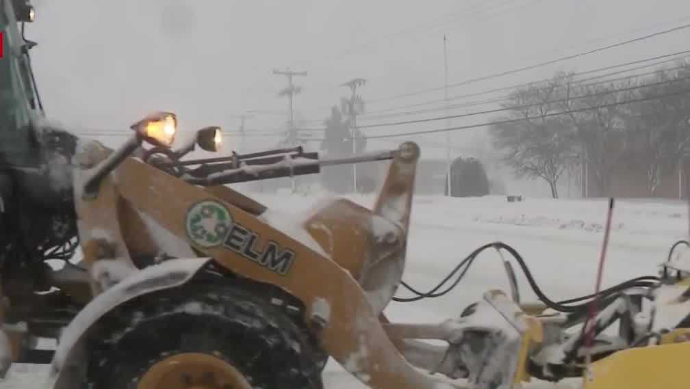 Snow piles up across southern New Hampshire; Granite Staters dealing with strong winds