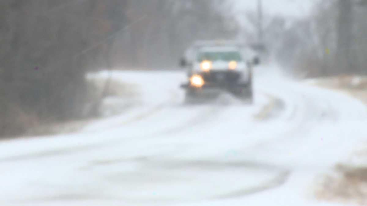 Busy Sunday for Benton County road crews