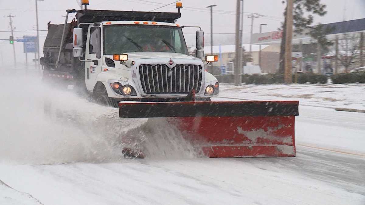 Road crews working ahead of the winter weather