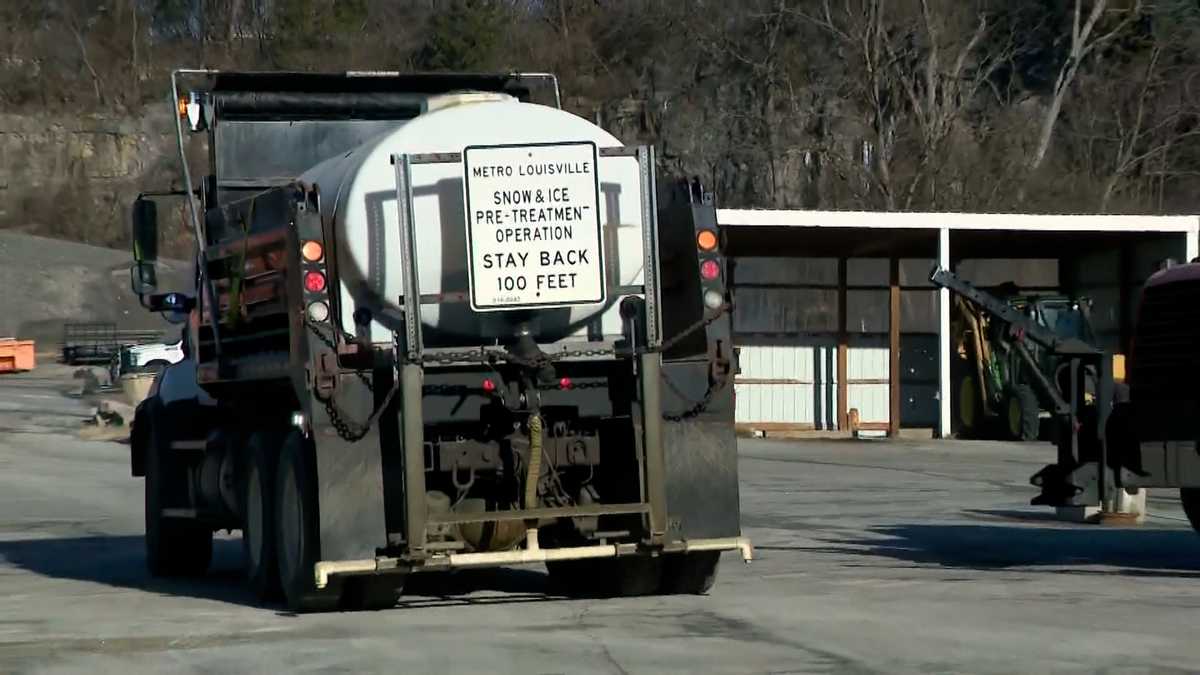A sweet solution: Why crews used molasses on roads in a major Kentucky city