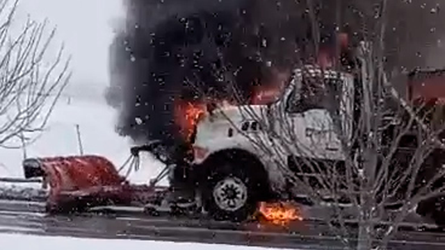Arkansas snowplow catches fire while treating roads - Vimarsana News