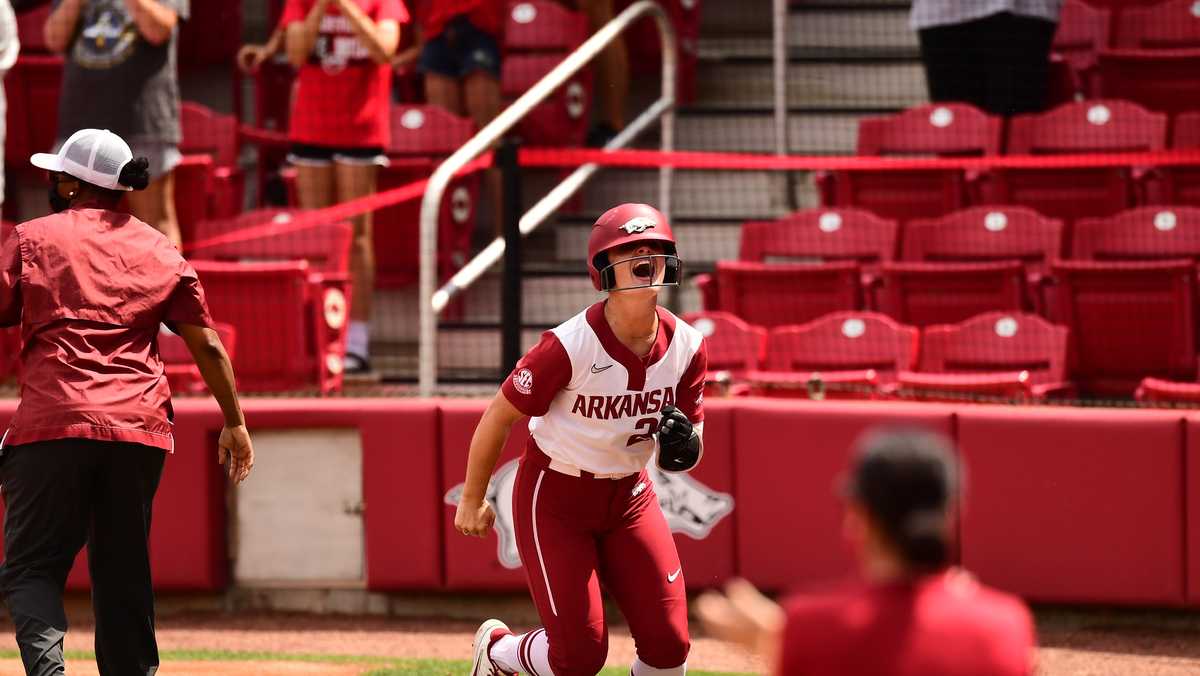 Arkansas Razorbacks Weekend Roundup: Treylon Burks keeps 16, RPI boost for  baseball, outright SEC softball title, more