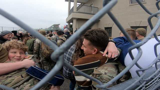 215 families welcome home Kentucky National Guard members just in time for holidays - Vimarsana News