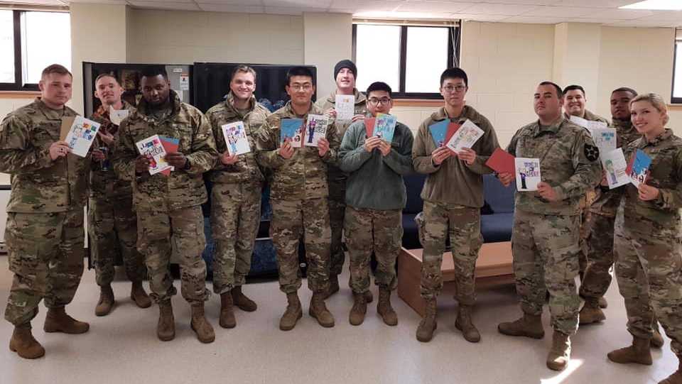 Baltimore Students Send Christmas Cards To Troops Overseas