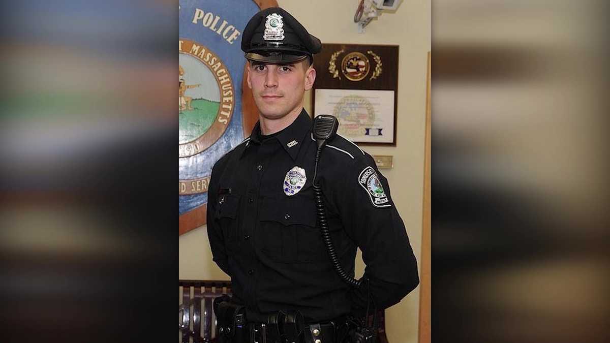 az-news-ai.blogspot.com - Somerset police officer buys Christmas dinner for family after shoplifting call - WCVB Boston