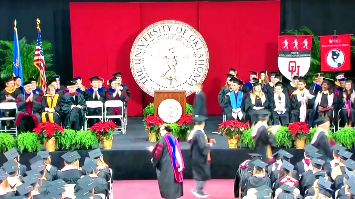 10 Year Old Boy Walks Ou Graduation Stage For Father Diagnosed