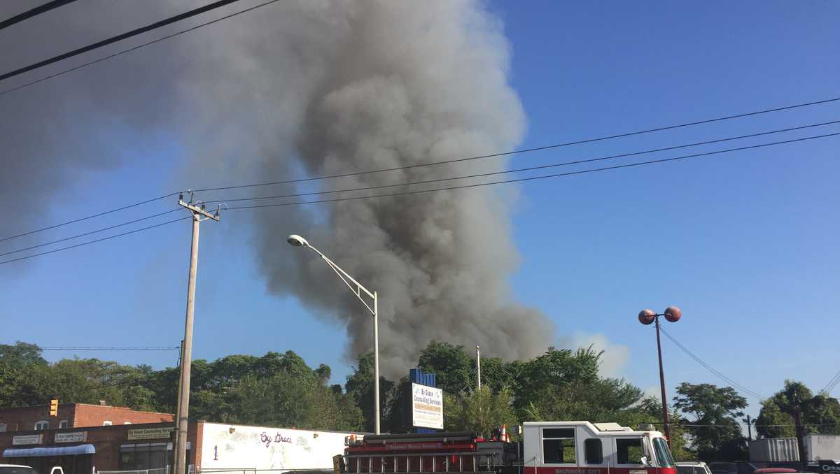 PHOTOS: Crews battle 4-alarm south Baltimore fire