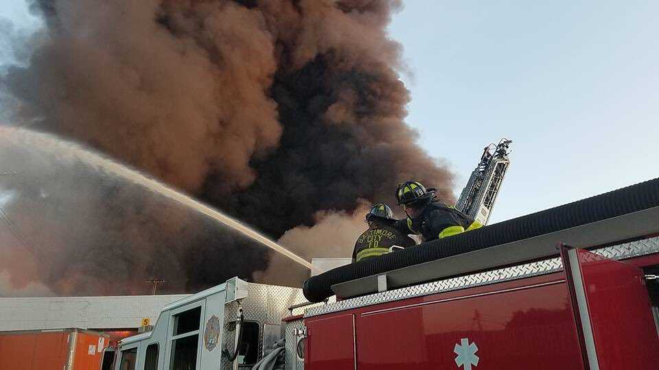 PHOTOS: Crews battle 4-alarm south Baltimore fire