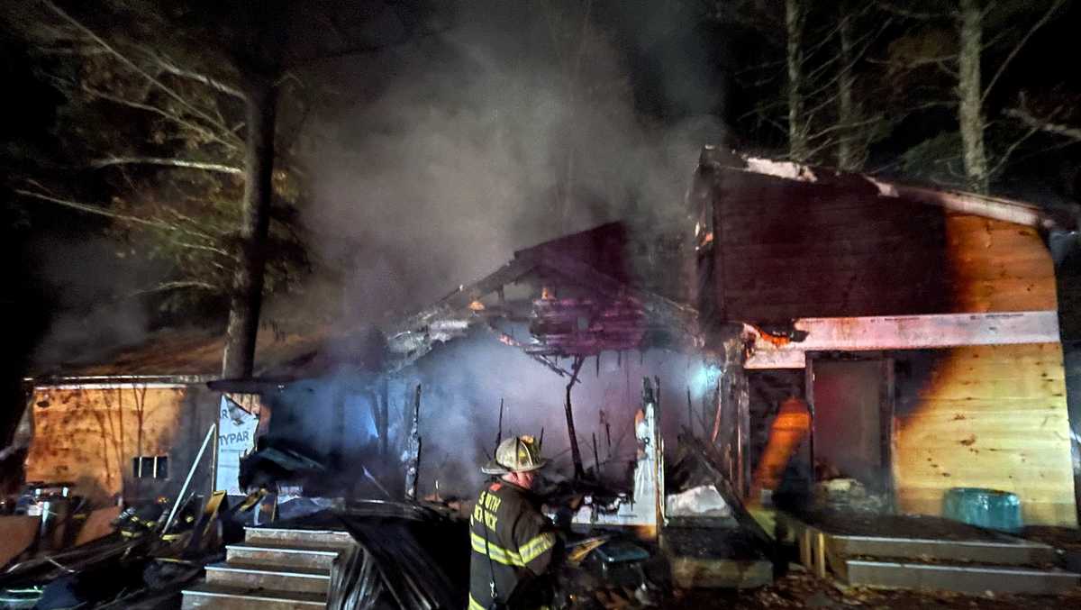 Fire destroys building in South Berwick