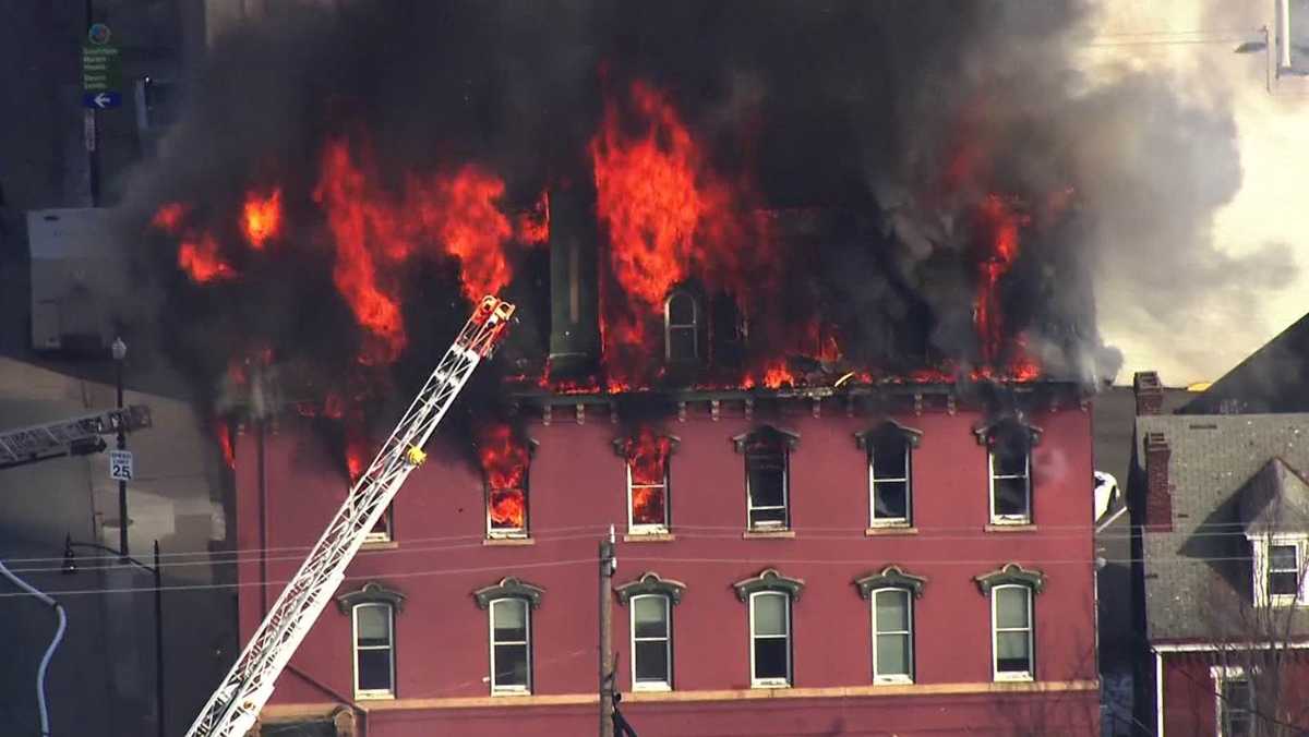 Massive fire breaks out on Pittsburgh's North Side - CBS Pittsburgh
