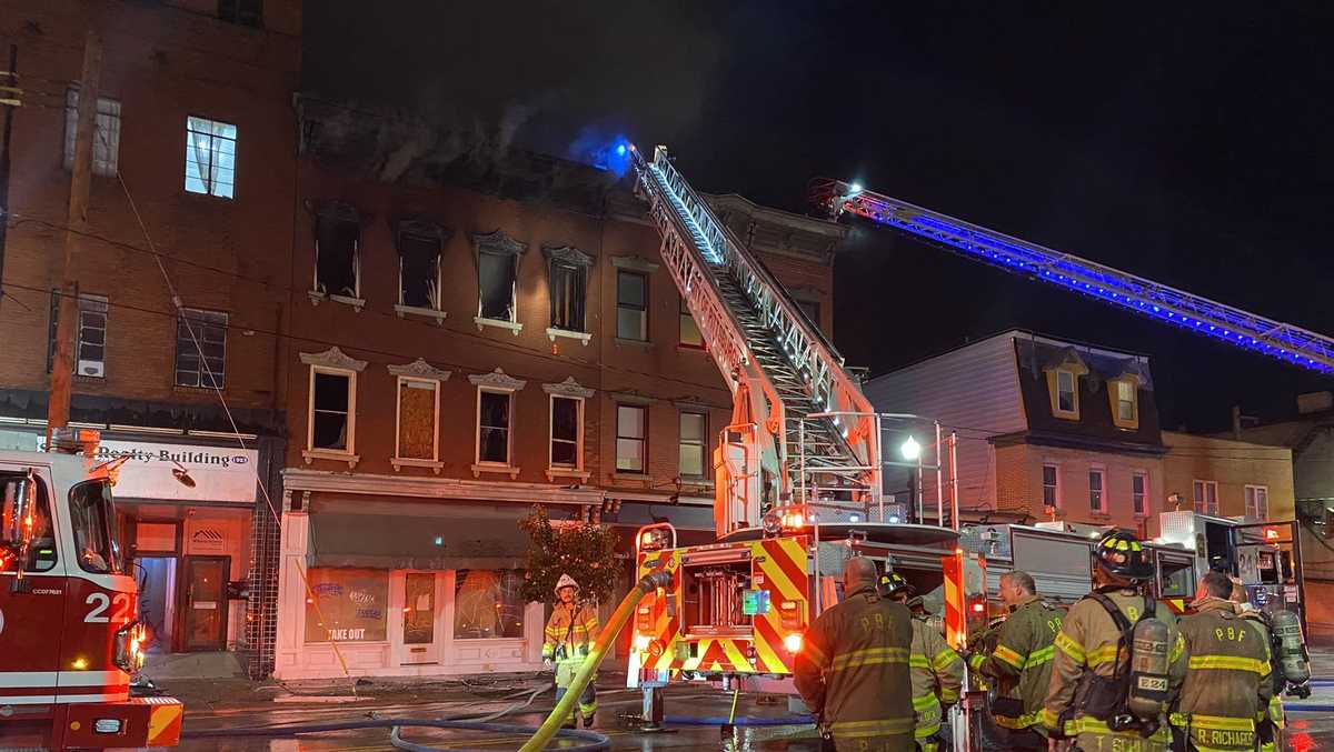 Massive fire breaks out on Pittsburgh's North Side - CBS Pittsburgh