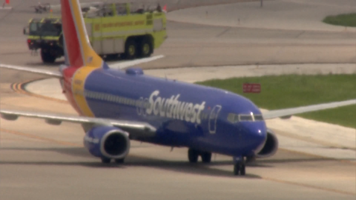 Southwest flight makes emergency landing in Orlando after lightning strike