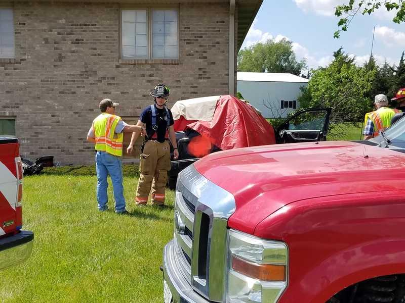 1 dead 1 injured in crash on Highway 77 Lilac Road