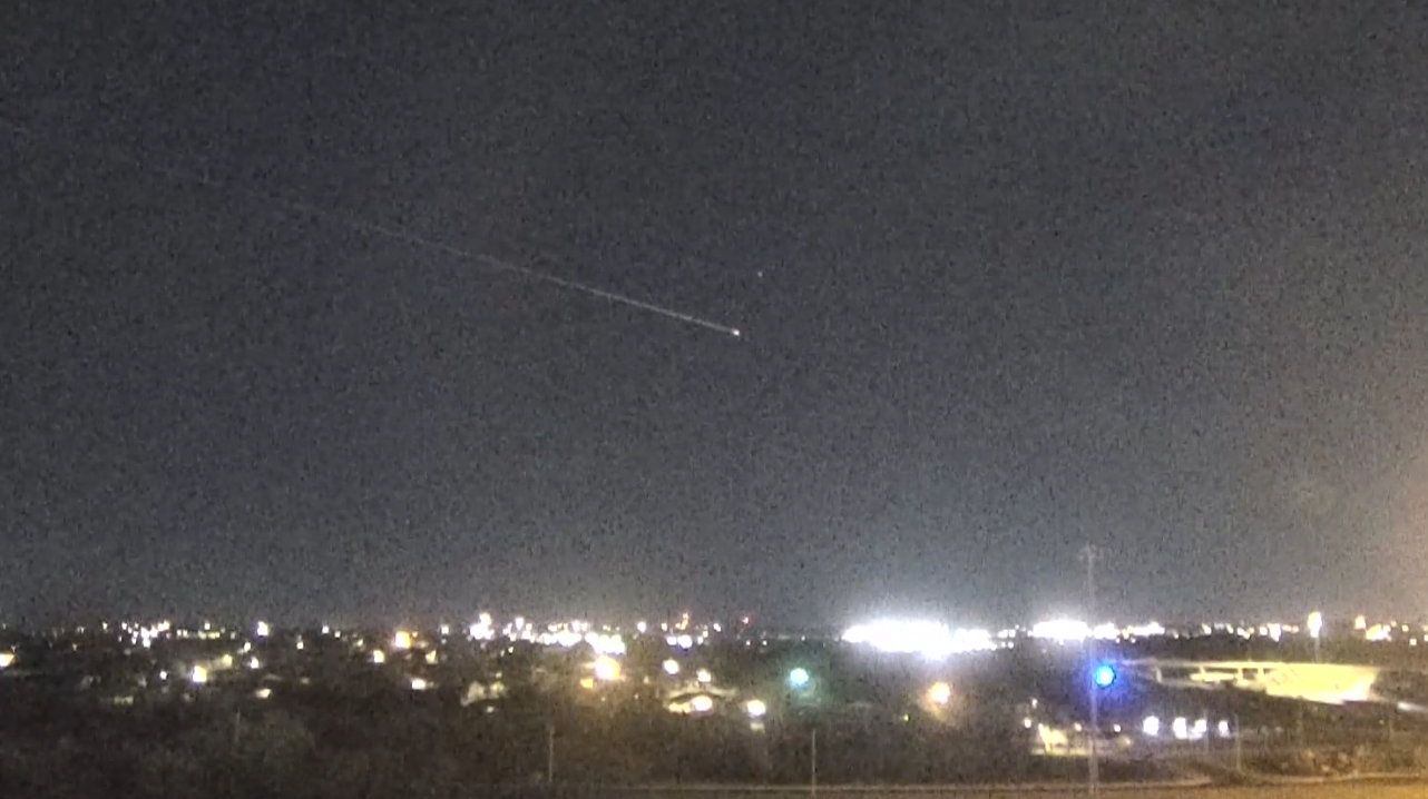 SpaceX Crew-7 seen making re-entry in Oklahoma sky - Vimarsana News