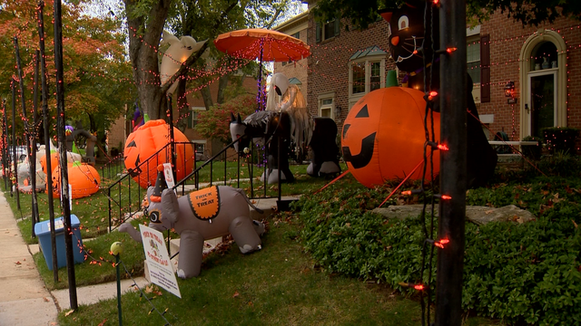 Halloween display helps support those in need - Vimarsana News