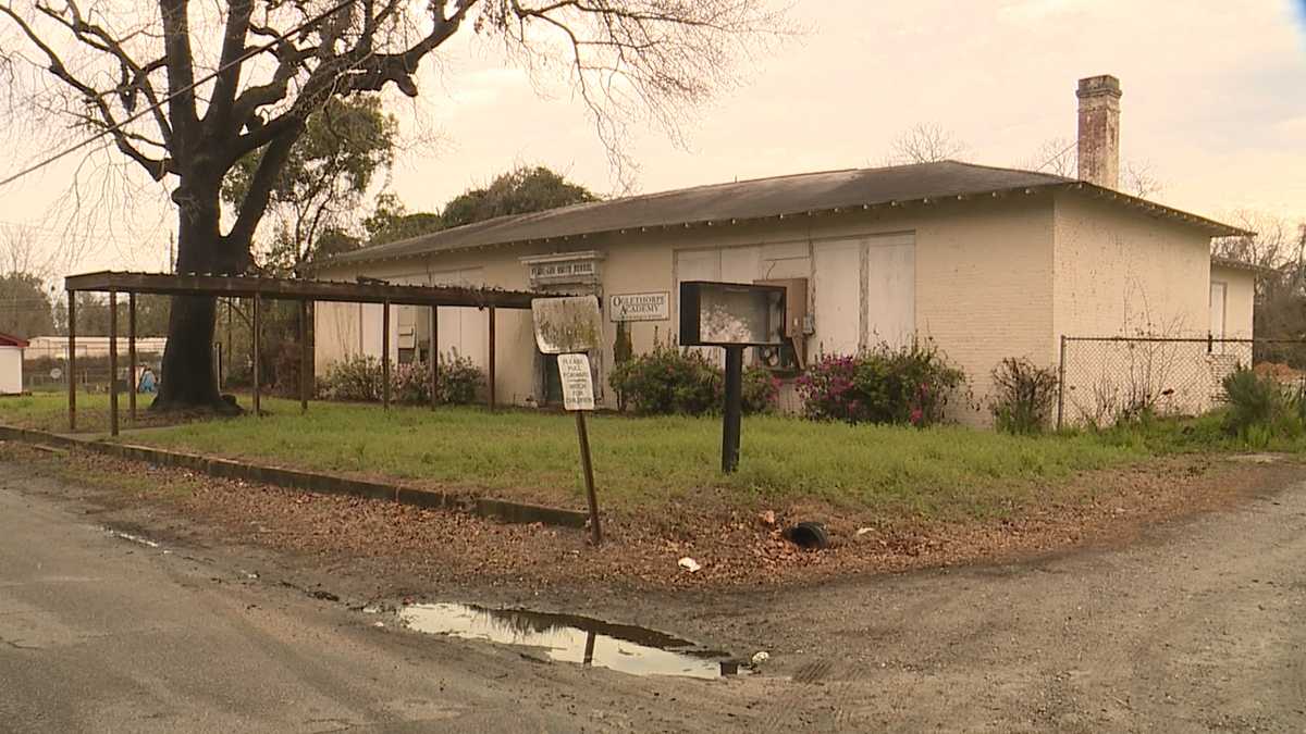 West Savannah's Springfield Terrace School may be restored