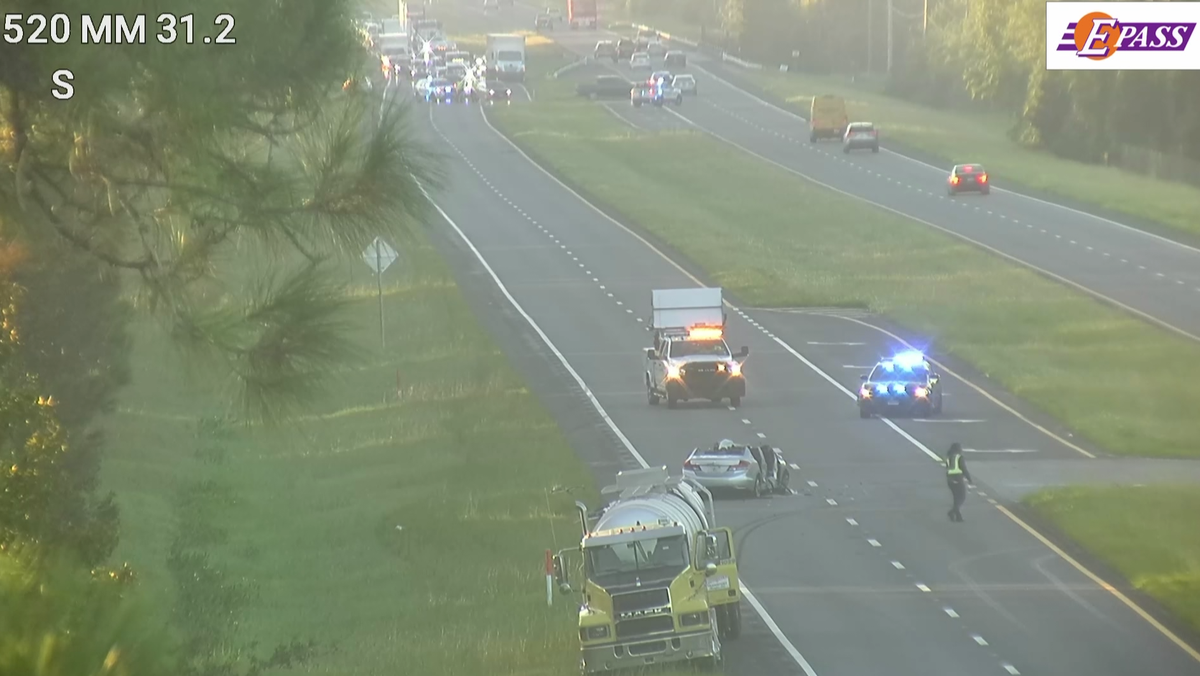Woman killed in crash on State Road 520 Monday morning