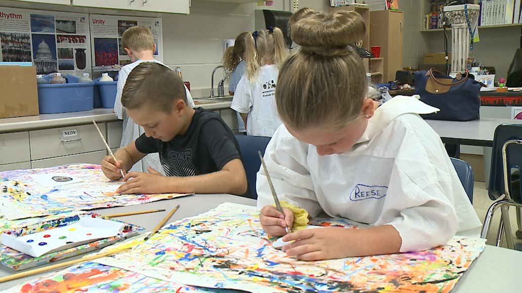 Spring Ridge elementary school students spreading kindness through art