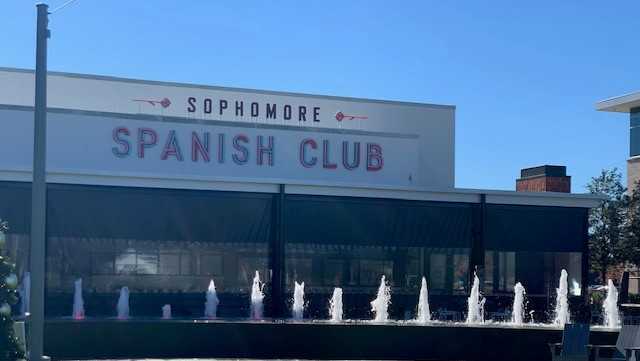 Sophomore Spanish Club announced its closing Monday