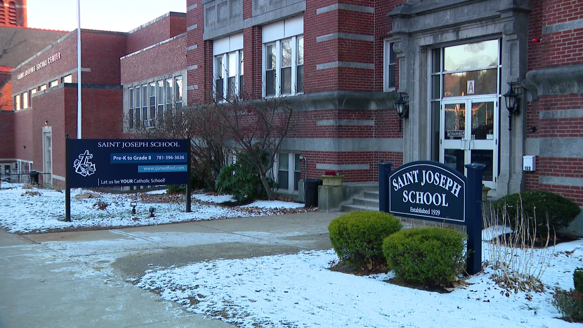 Second Medford school cancels classes after stomach bug breakout
