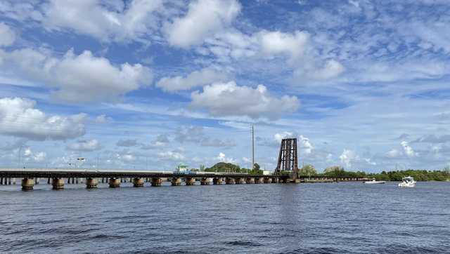 Florida congressman calling for 50/50 access for boaters at St. Lucie River bridge - Vimarsana News