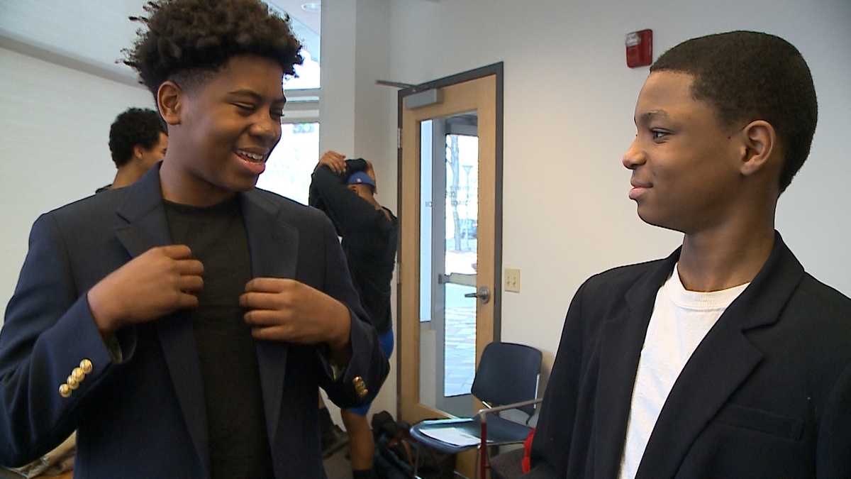 Career Closet Helps Community Members Dress For Success