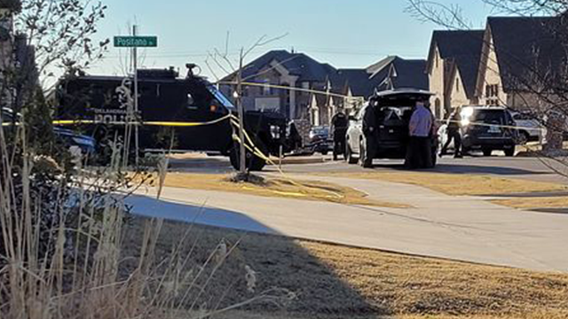 Man in custody after police standoff at northwest Oklahoma City home