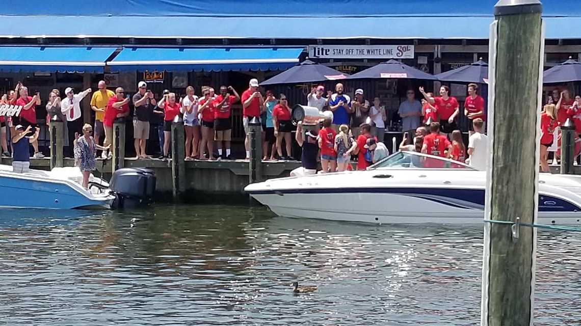 Caps fans line up in Annapolis to see Stanley Cup