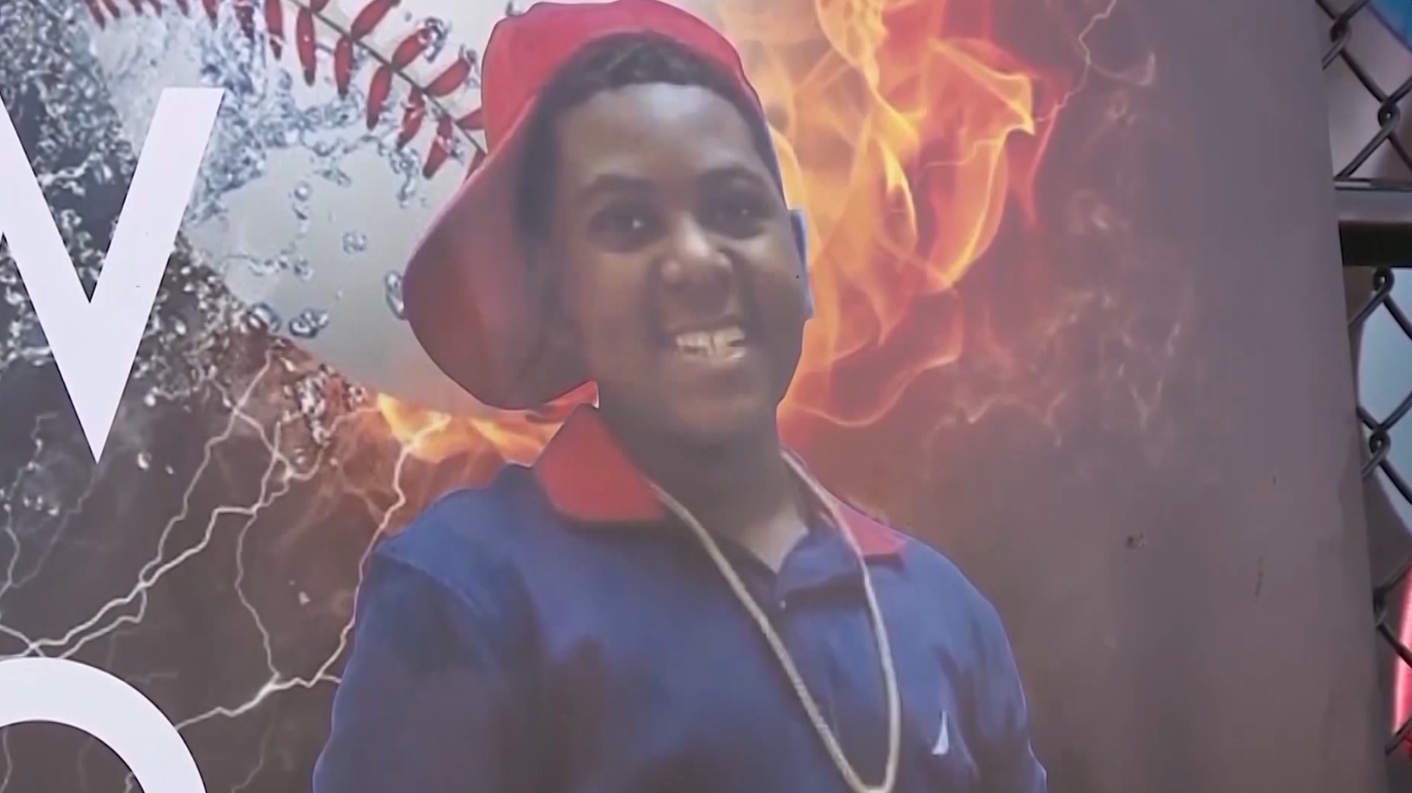 ' Family responds to arbitrator's order to rehire officer fired after Stanley Davis III's death - Vimarsana News