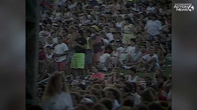 A&#x20;concert&#x20;at&#x20;Coca-Cola&#x20;Star&#x20;Lake&#x20;Amphitheater&#x20;in&#x20;1990