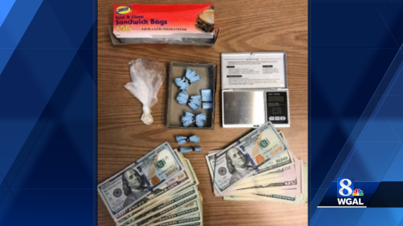 Hundreds of bags of fentanyl found during traffic stop; alleged dealer ...