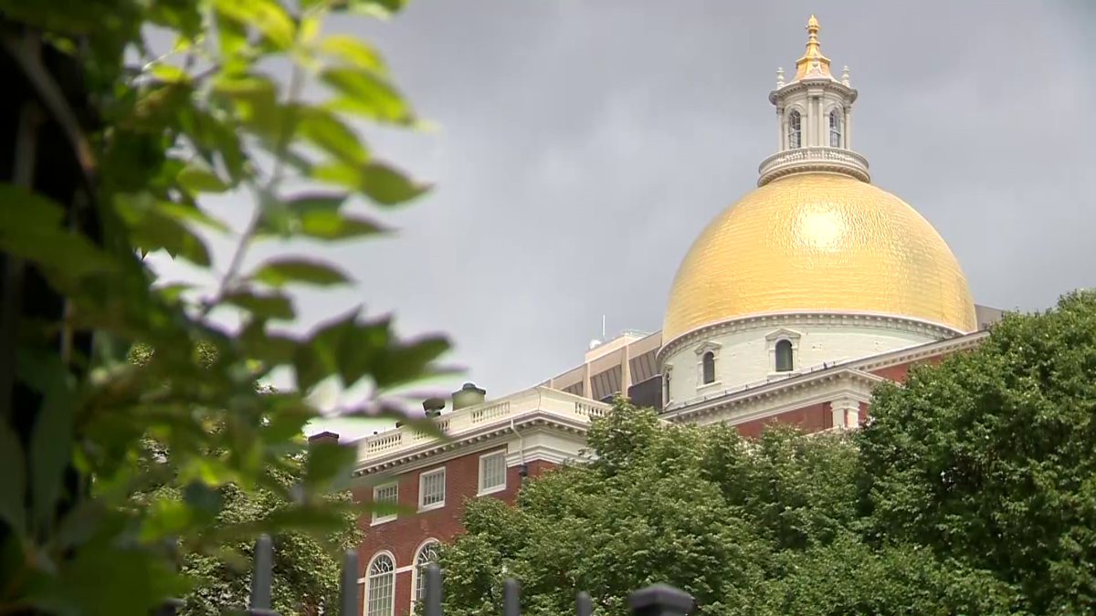 Mass. Bar Advocates Continue Strike Despite Pay Raise