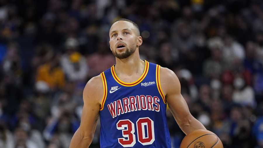 Warriors' Stephen Curry Breaks Own Record with Made 3-Pointer in