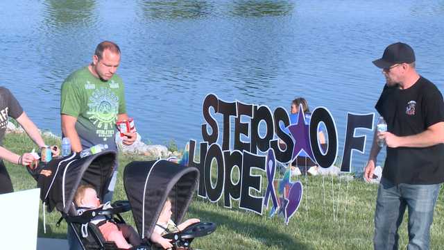 Hundreds join together in Ankeny for Steps of Hope overdose awareness walk - Vimarsana News