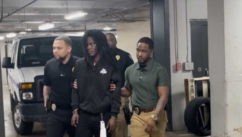 Man accused of pointing gun at officer appears in court