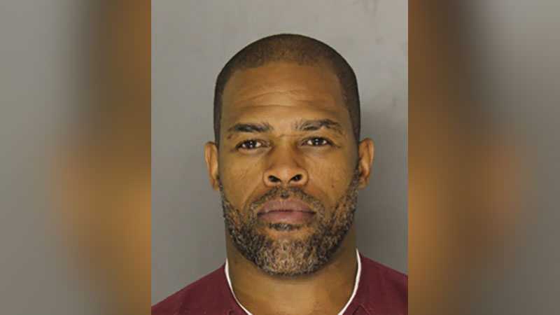 Pittsburgh police searching for suspect in Shadyside, Oakland bank ...