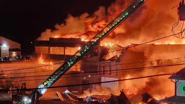 Photos: Huge vacant factory fire in York County, Pa. - Vimarsana News