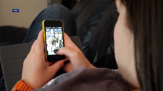 Community members weigh in on pending social media and cell phone ban in schools - Vimarsana News