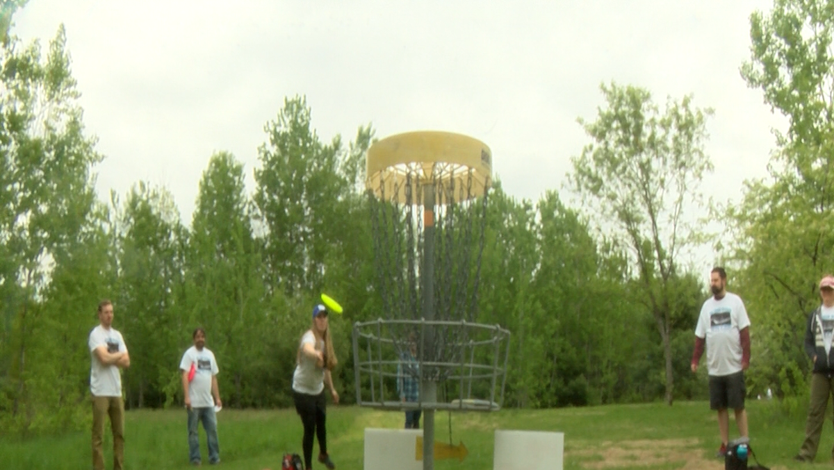 Disc golf tournament funds scholarship to honor fire victim