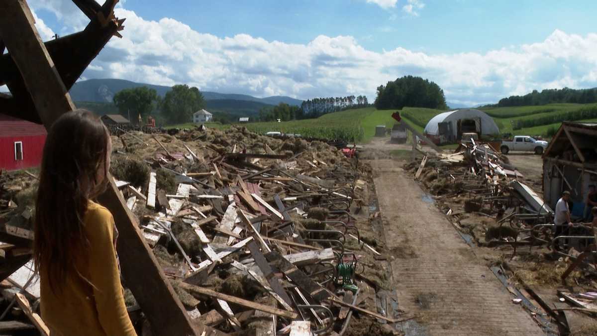 Community rallies together following barn collapse in Rutland County