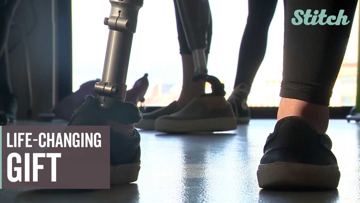 Teen receives lifechanging prosthetic leg from friend who was by her
